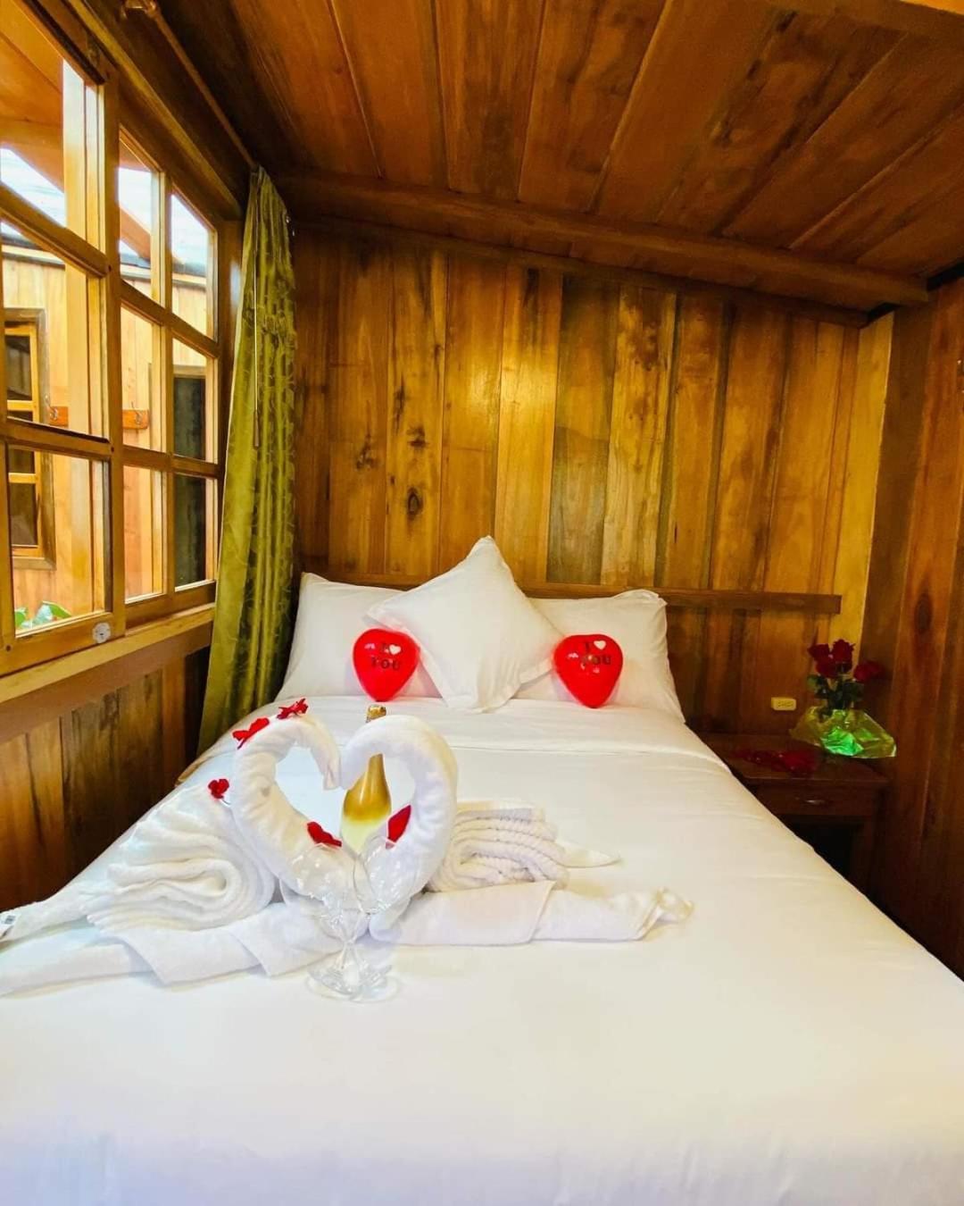 Guayabo Hostal Mindo Eksteriør billede