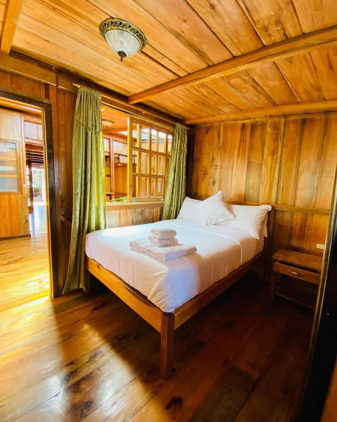 Guayabo Hostal Mindo Eksteriør billede