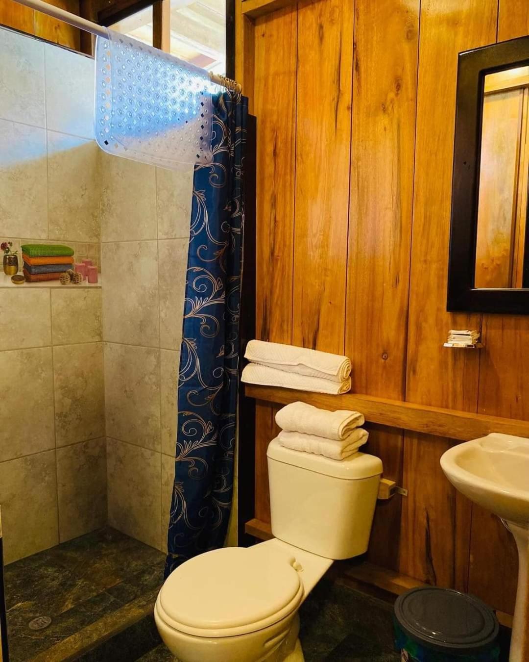 Guayabo Hostal Mindo Eksteriør billede