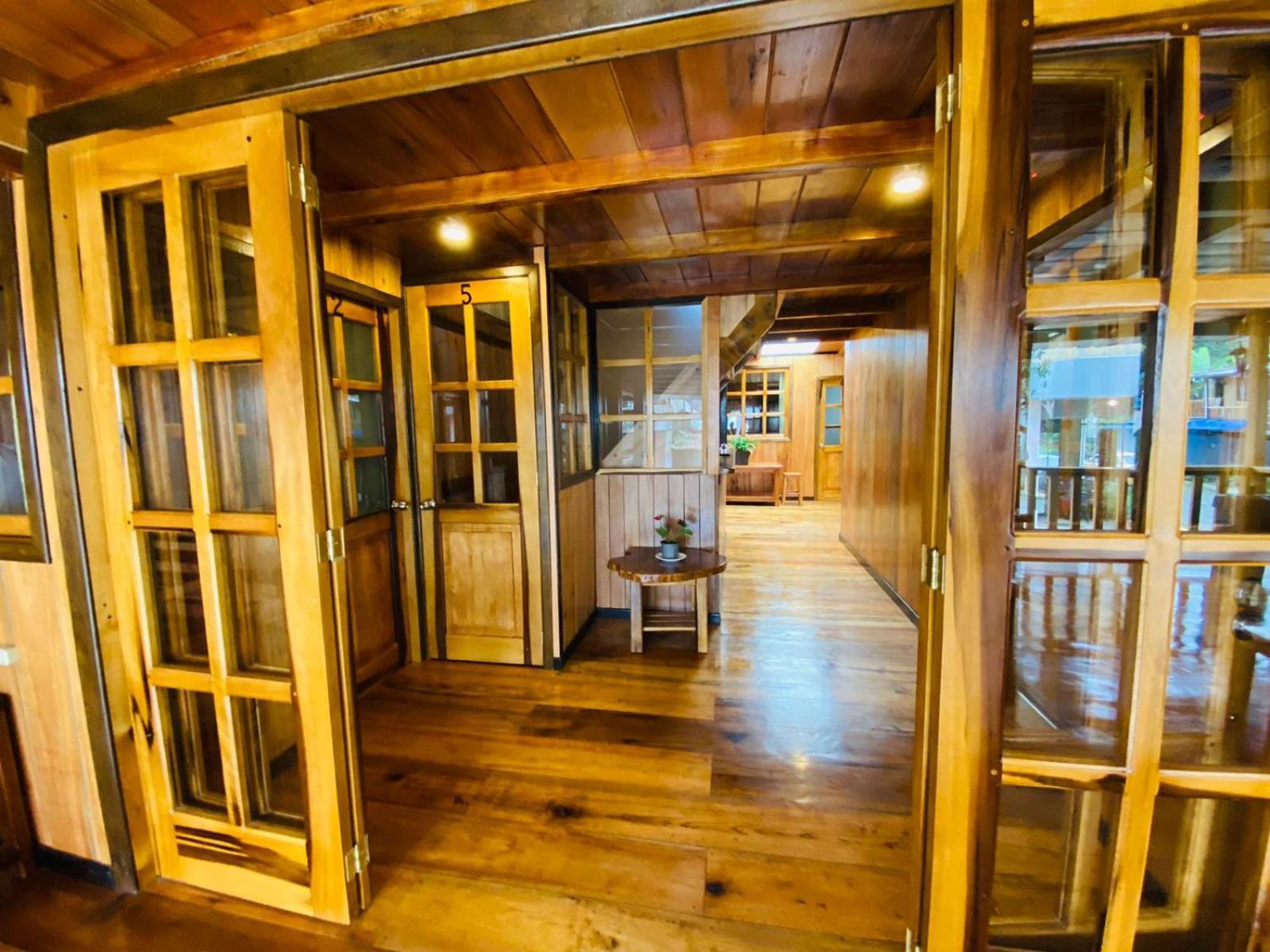 Guayabo Hostal Mindo Eksteriør billede