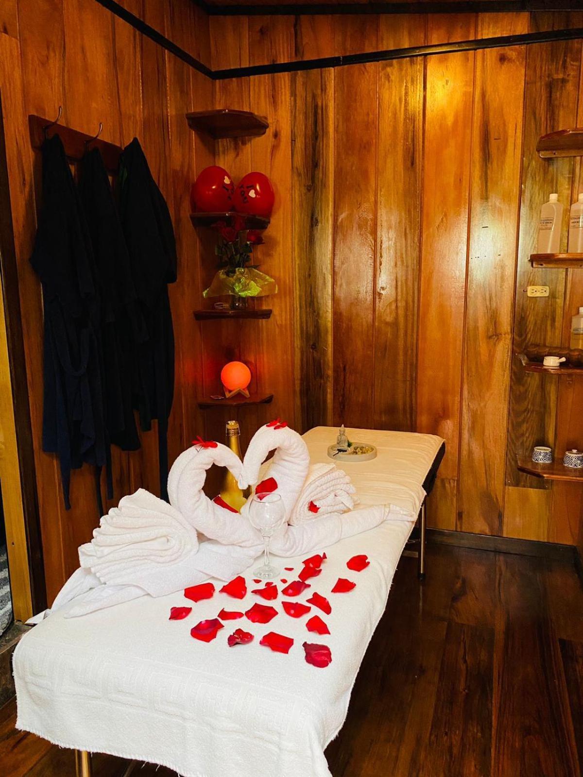 Guayabo Hostal Mindo Eksteriør billede