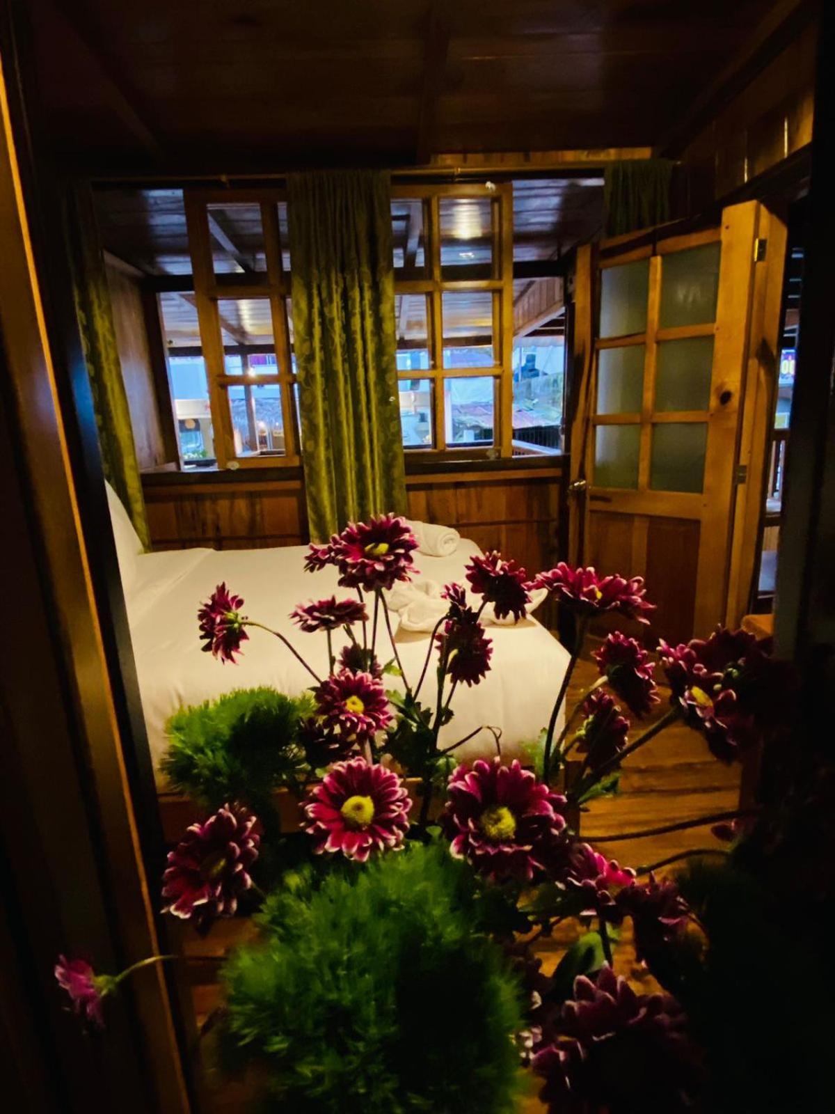 Guayabo Hostal Mindo Eksteriør billede