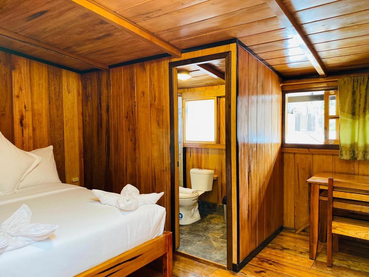 Guayabo Hostal Mindo Eksteriør billede