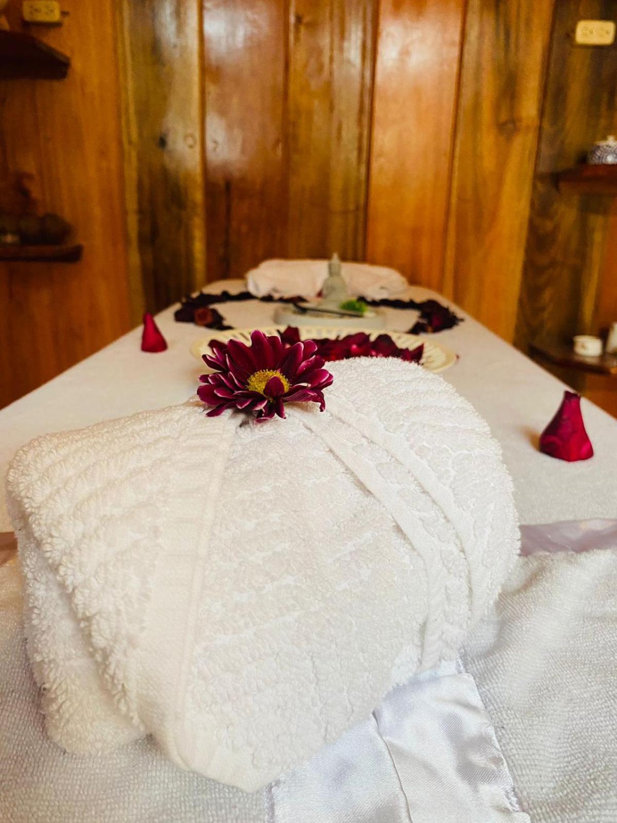 Guayabo Hostal Mindo Eksteriør billede